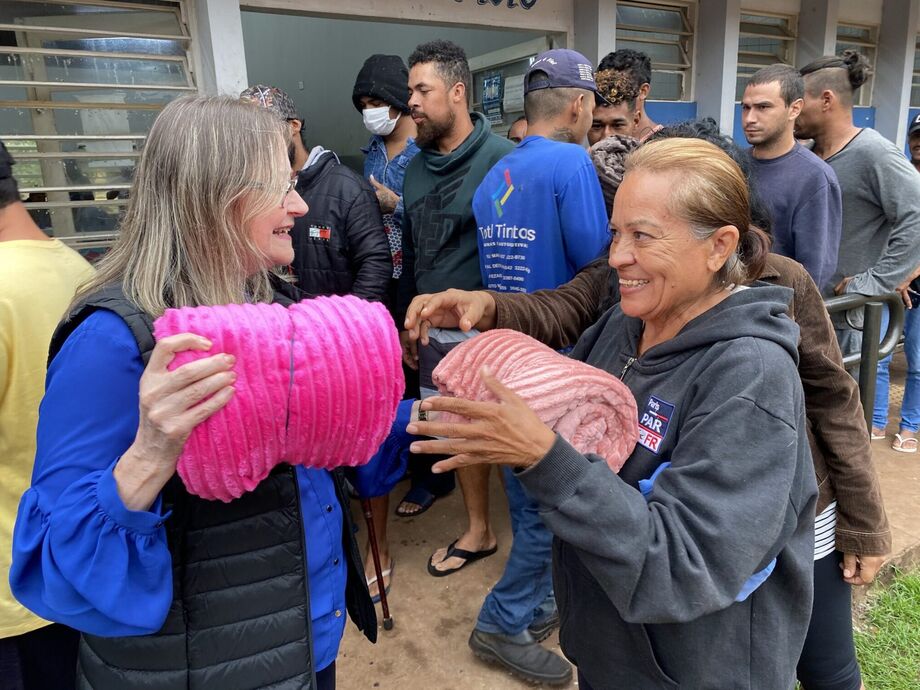 Ações do Seas e entrega de agasalhos e cobertores pelo FAC marcam início do frio na Capital