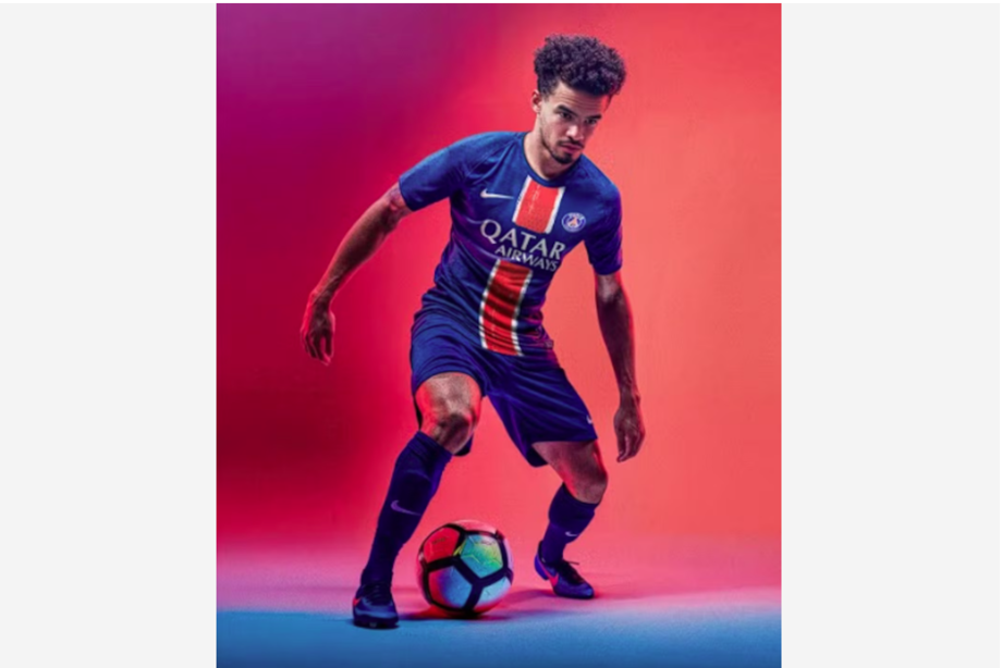 Nova camisa do PSG para a temporada 2024/2025.