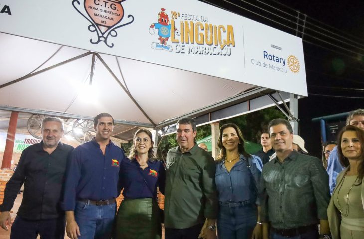 O governador, Eduardo Riedel, e a primeira-dama, Mônica Riedel, participaram da festa junto do o prefeito de Maracaju, Marcos Calderan.