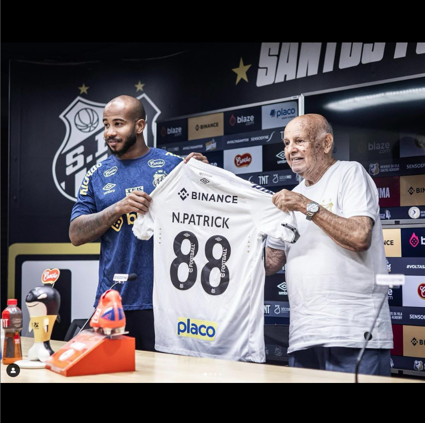 Patrick é relacionado e deve estrear com a camisa do Santos contra o Guarani