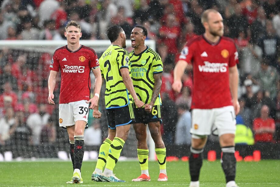 Arsenal bate Manchester United, retoma topo do Inglês e devolve pressão ao City