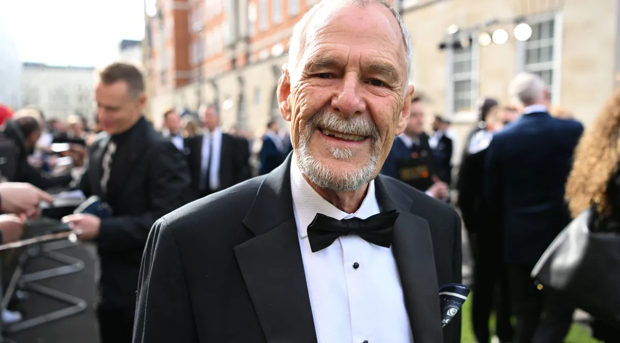Ian Gelder no Olivier Awards 2022, em Londres