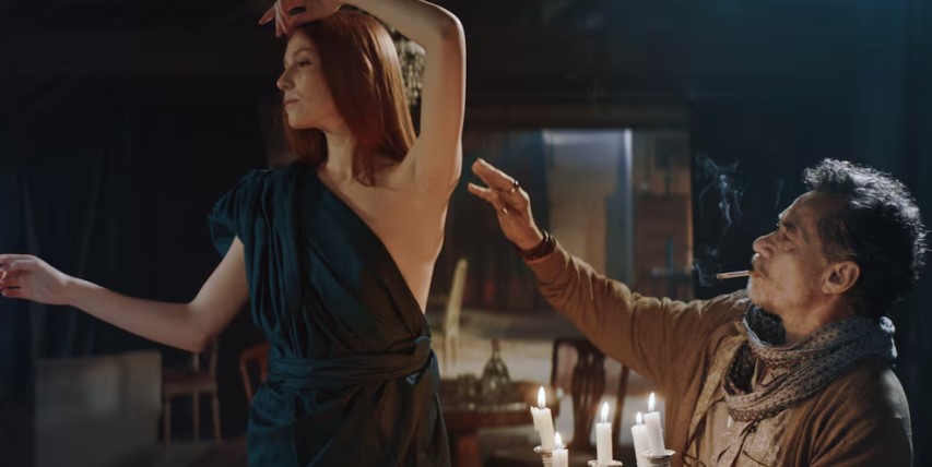 Florence Lizz (Samantha Heck Müller) e Johannes Van Almeida (Chico Diaz)