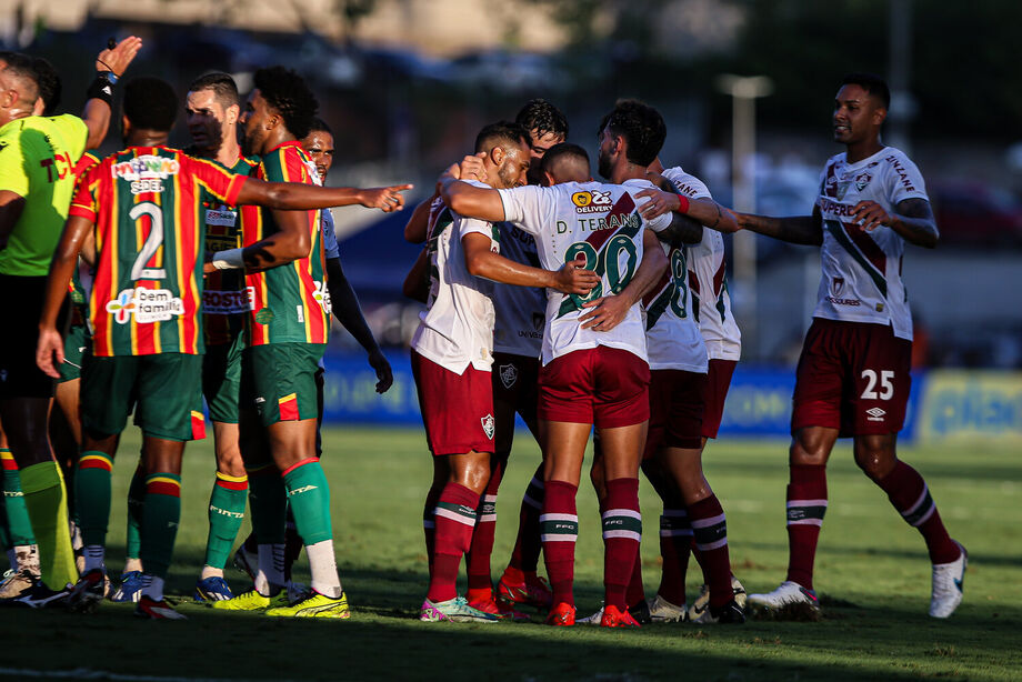 Reservas jogam, Fluminense derrota o Sampaio Corrêa e fica perto das oitavas da Copa do Brasil