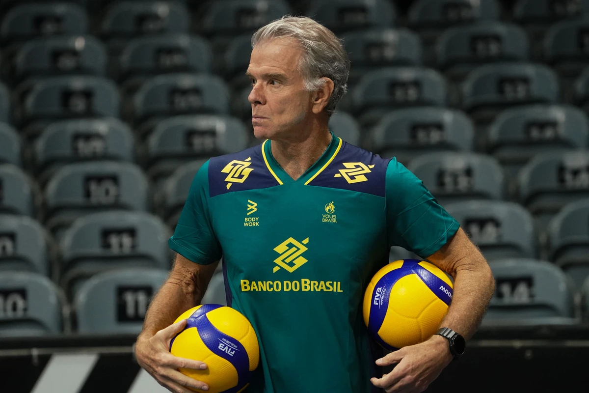 Bernardinho prevê 'semana dura' na Liga das Nações de Vôlei, mas aposta na força do Brasil