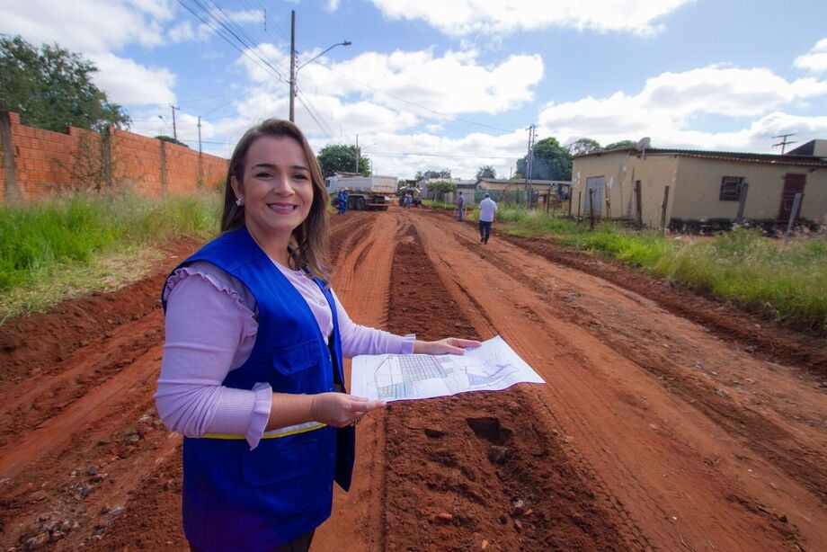Prefeita Adriane garante mais ruas asfaltadas no Bairro Jardim Tarumã