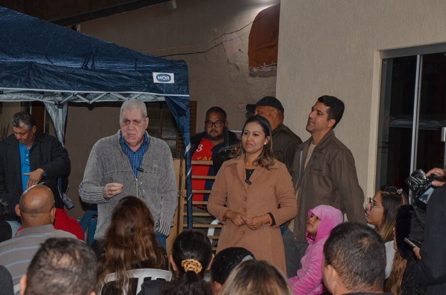 O pré-candidato a prefeito André Puccinelli participou de uma reunião no bairro Taveirópolis e lançou oficialmente Ariane Tavares como pré-candidata a vereadora pelo MDB