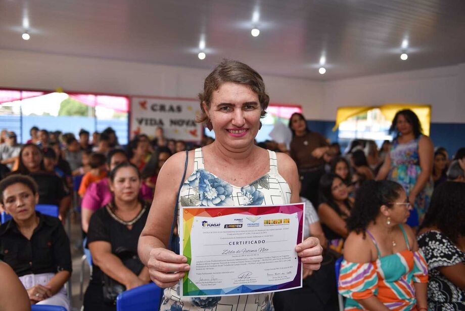 No local, cerca de 100 mulheres participaram do curso de Assistente Administrativo, promovido pela Escola de Educação Profissional da Funsat.