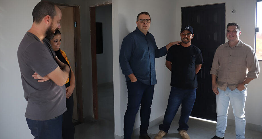 Além do terreno e material de construção, famílias contam com a consultoria gratuita, disponibilizada pela Prefeitura e a Engenharia