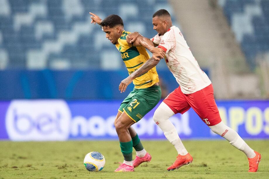Cuiabá e Red Bull Bragantino marcam belos gols e empatam na Arena Pantanal