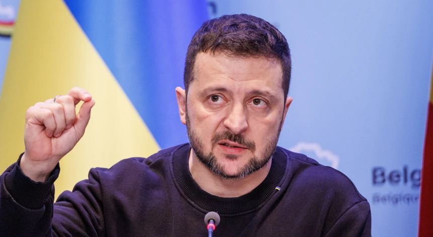 Zelensky acusa China de ajudar Rússia em pressão contra conferência de paz