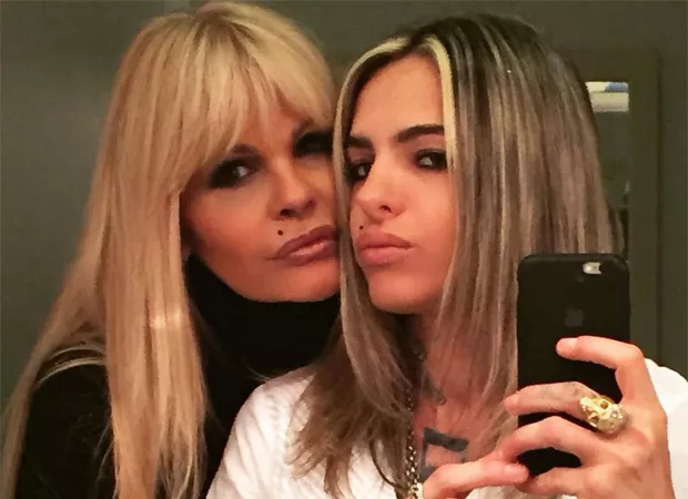 Casal, que se casou no mês passado, aproveitará o Velho Continente ao lado do filho e da neta da apresentadora, que mora na Espanha, além das festas que a DJ tocará em outros países