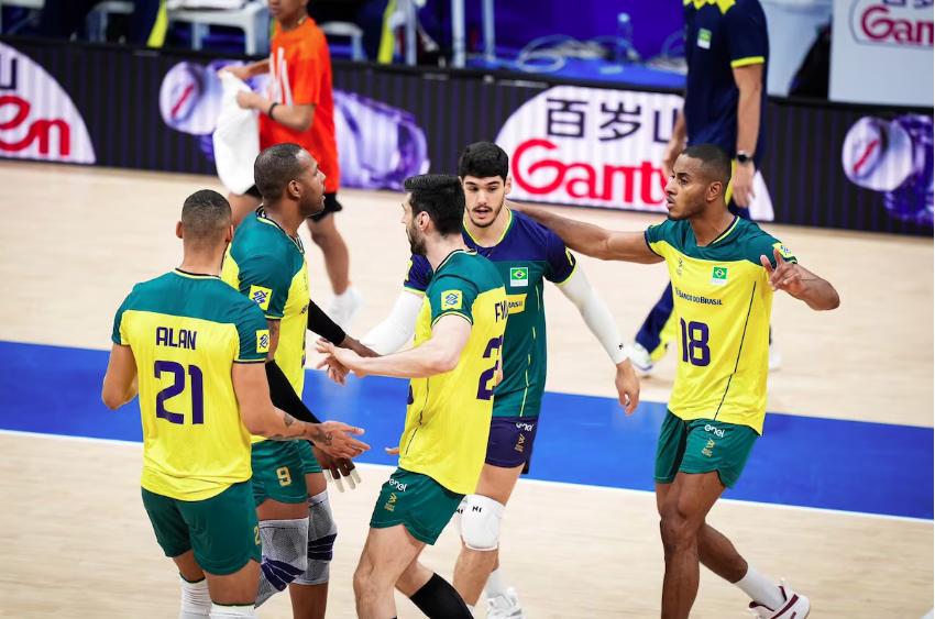 Brasil cai para a França na Liga das Nações de vôlei masculino.