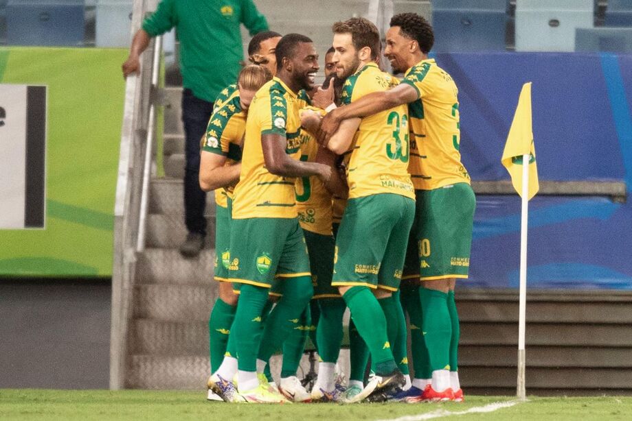 Cuiabá faz 5 a 0 no Fortaleza, vence 1ª em casa e deixa zona de rebaixamento do Brasileirão
