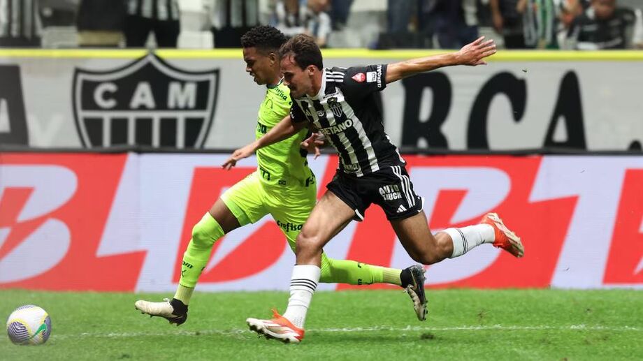 Estêvão brilhou com golaço em vitória do Palmeiras