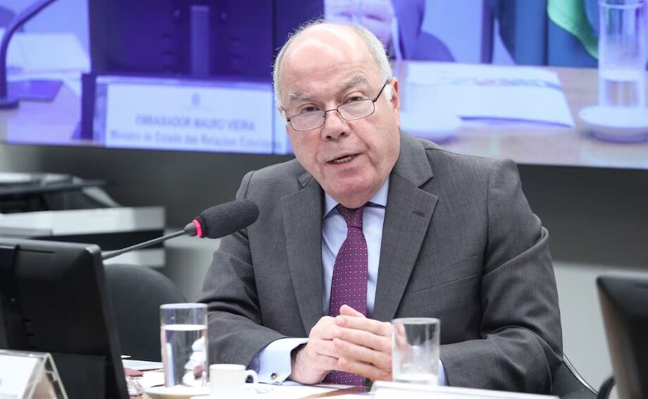 O ministro das Relações Exteriores, Mauro Vieira, fala sobre a diplomacia na Câmara dos Deputados