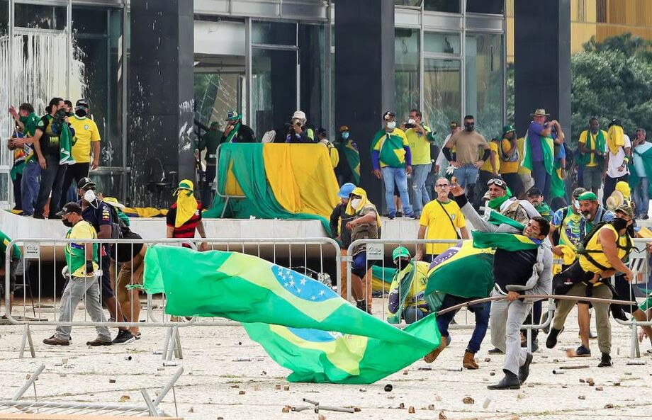 Grupos bolsonaristas depredaram as sedes dos Três Poderes, em Brasília, no dia 8 de janeiro de 2023