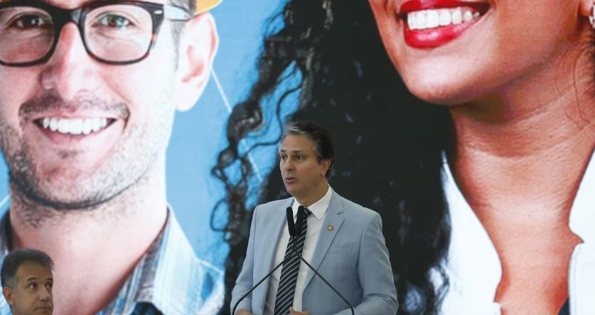 Camilo Santana. ministro da Educação, realizou anúncio nesta segunda-fiera