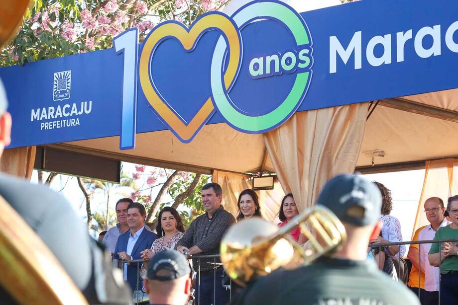 O prefeito Marcos Calderan e o governador Eduardo Riedel no centenário de Maracaju