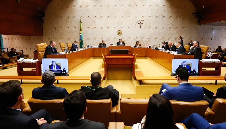 Por maioria, ministros decidiram que porte de maconha para uso pessoal não é crime
