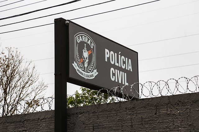A Polícia Civil, através da Delegacia Especializada de Repressão a Roubos a Bancos, Assaltos e Sequestros (GARRAS) e da Delegacia de Polícia de Ribas do Rio Pardo, prendeu três pessoas em flagrante delito por latrocínio
