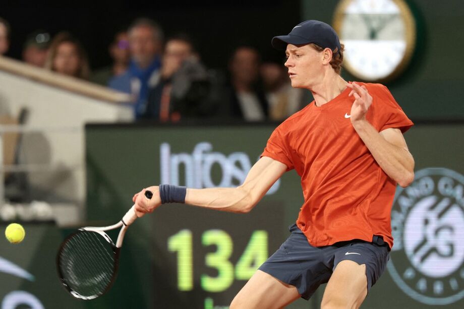 Sinner derrota Moutet e disputa quartas de final contra Dimitrov em Roland Garros