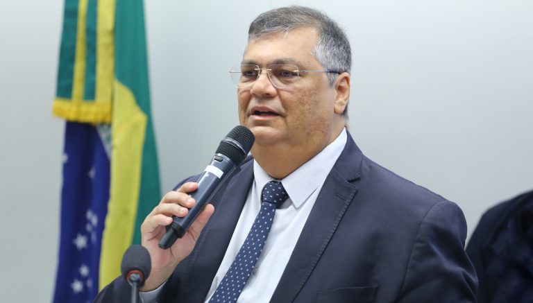O magistrado argumentou que o tribunal é instado a decidir sobre temas polêmicos por causa da conflagração social.