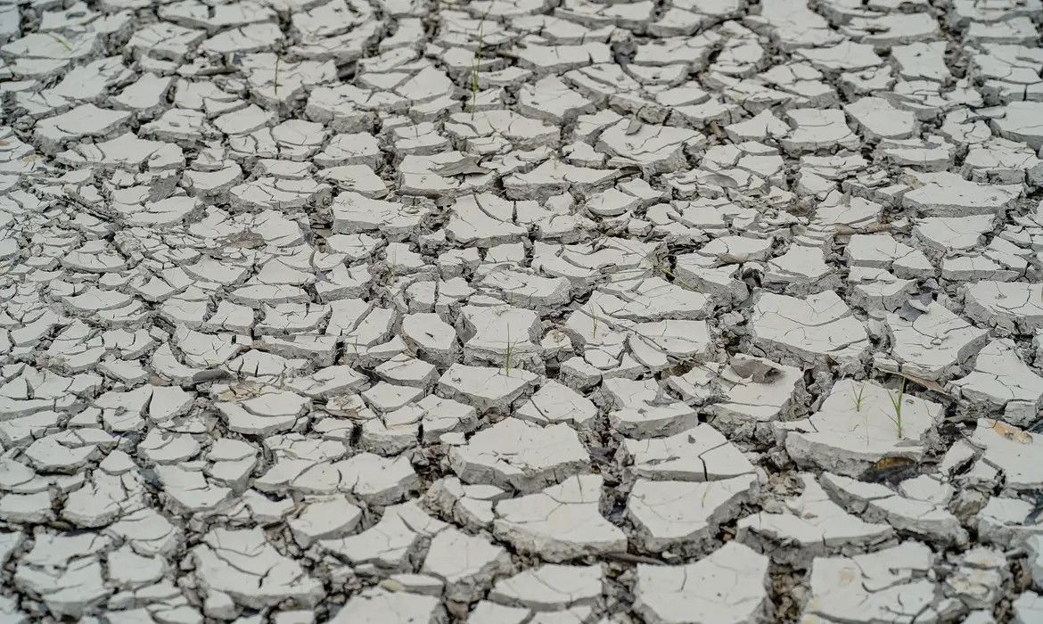 Relatório da ANA mostra avanço da seca no Brasil e alerta para impactos no abastecimento de água
