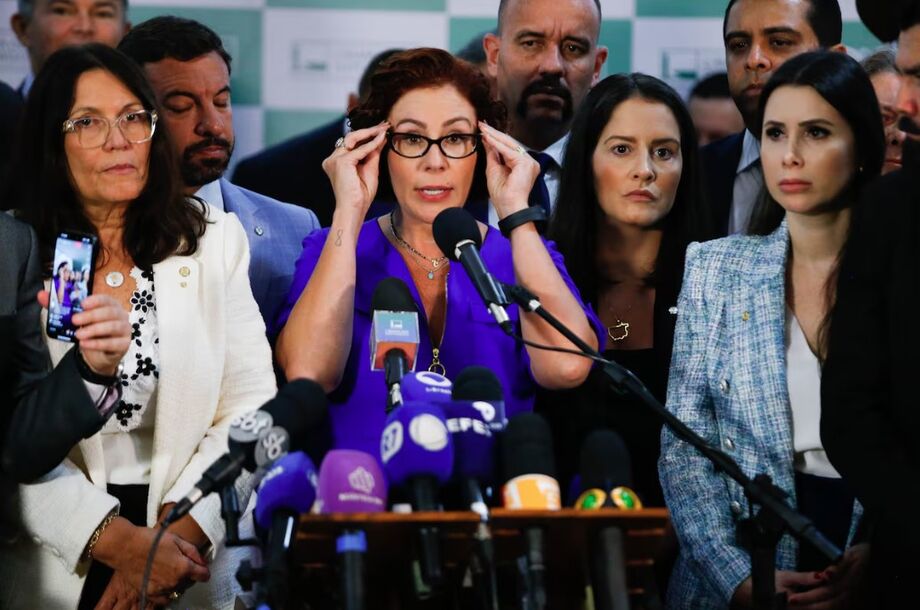 Projeto de aborto tem apoio de deputadas da oposição