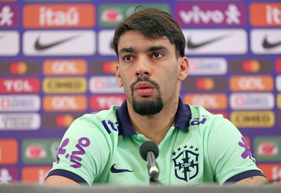 O meio-campista Lucas Paquetá durante entrevista coletiva pela seleção brasileira