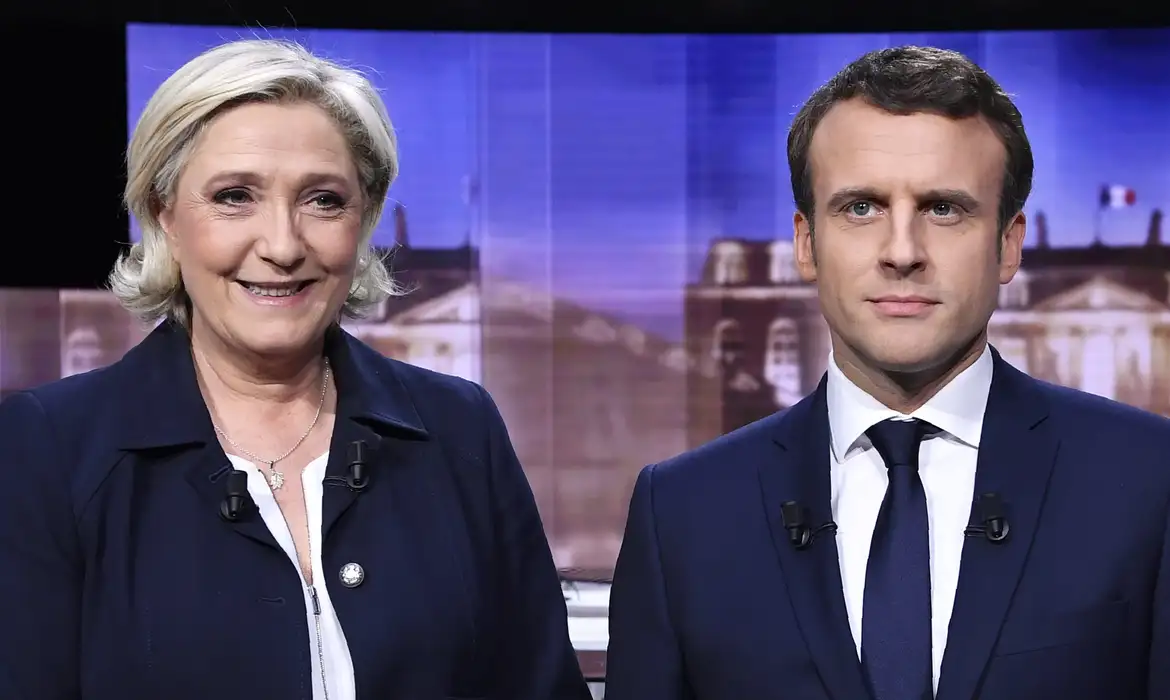 O atual presidente, Emmanuel Macron e sua concorrente, Marine Le Pen