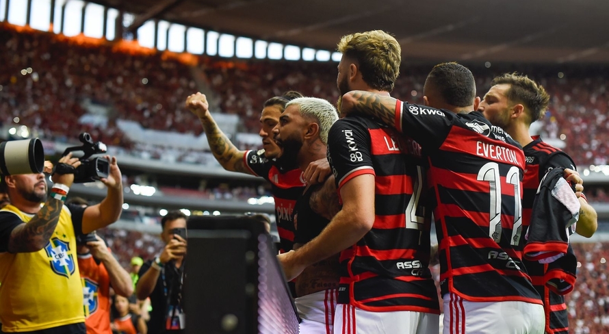 Criciúma reclama de lance decisivo para o Flamengo, mas regra confirma acerto do árbitro