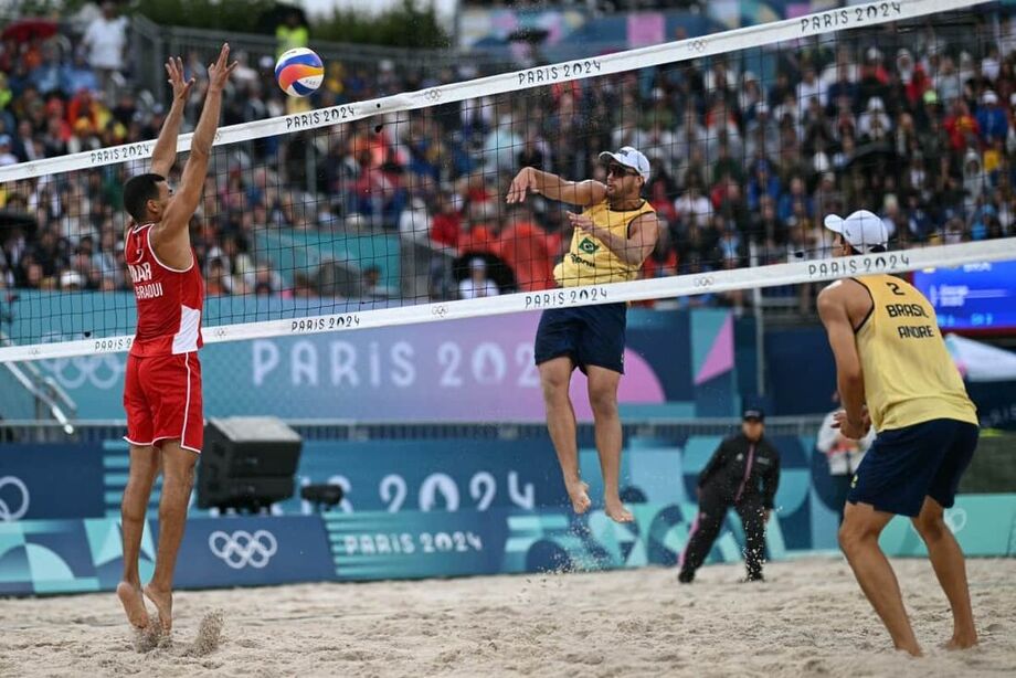 André e George vencem dupla de Marrocos .