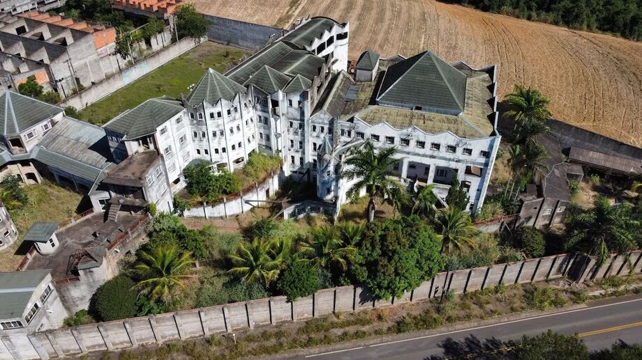 Castelo de José Rico, erguido em Limeira, interior de São Paulo, era patrimônio de sertanejo.