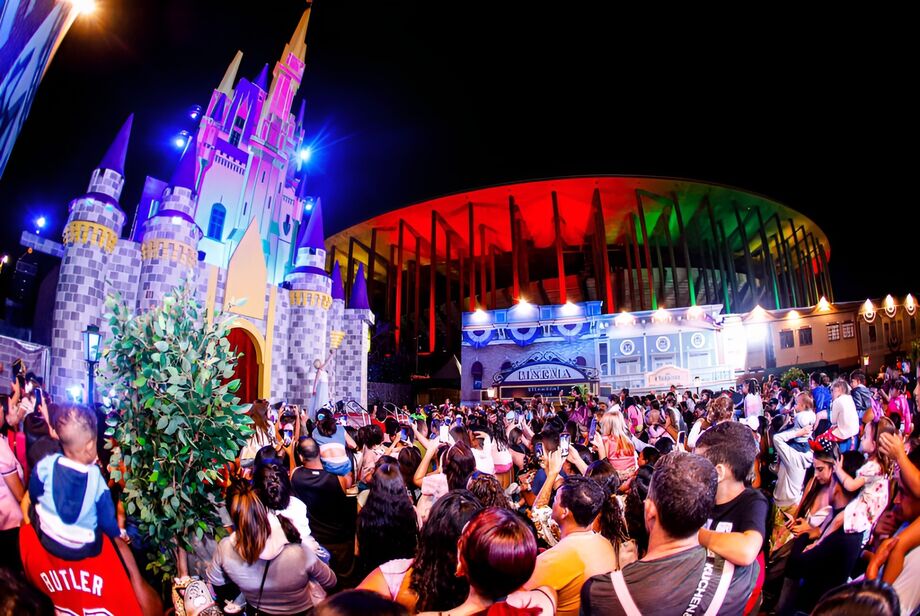 Parque 'Happy Land' chega a Campo Grande trazendo personagens e atrações da Disney