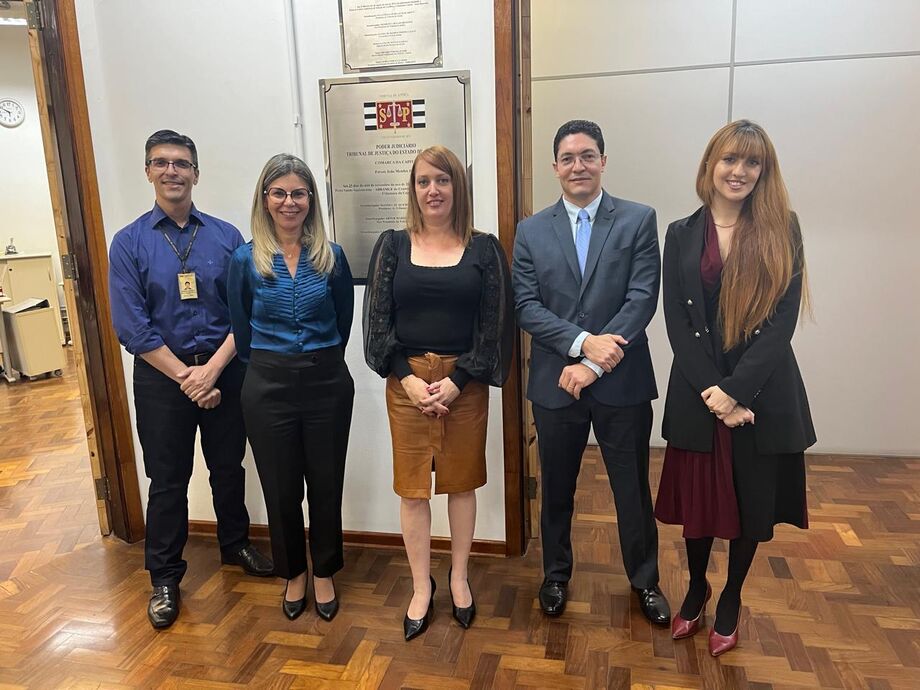 Para implementar novo sistema, equipe do Cejusc Saúde de MS visita Cejusc Central de SP