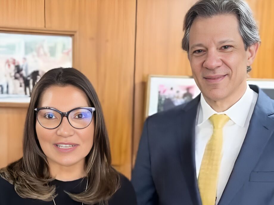 O primeira-dama Rosângela da Silva (à esquerda) e o ministro da Fazenda, Fernando Haddad (à direita)