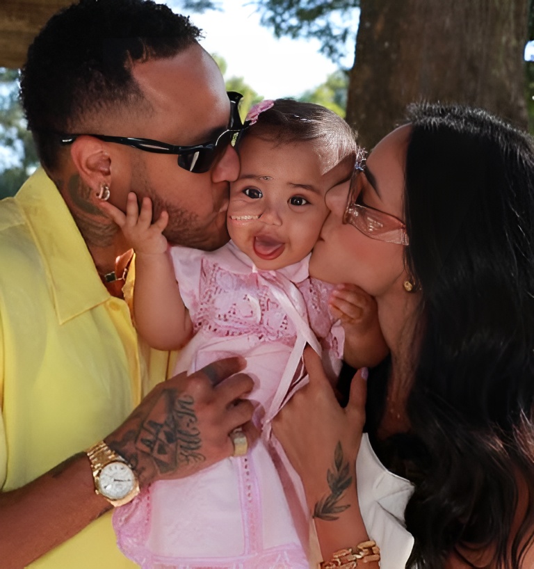 Filha de Neymar e Bruna Biancardi é consagrada na igreja evangélica
