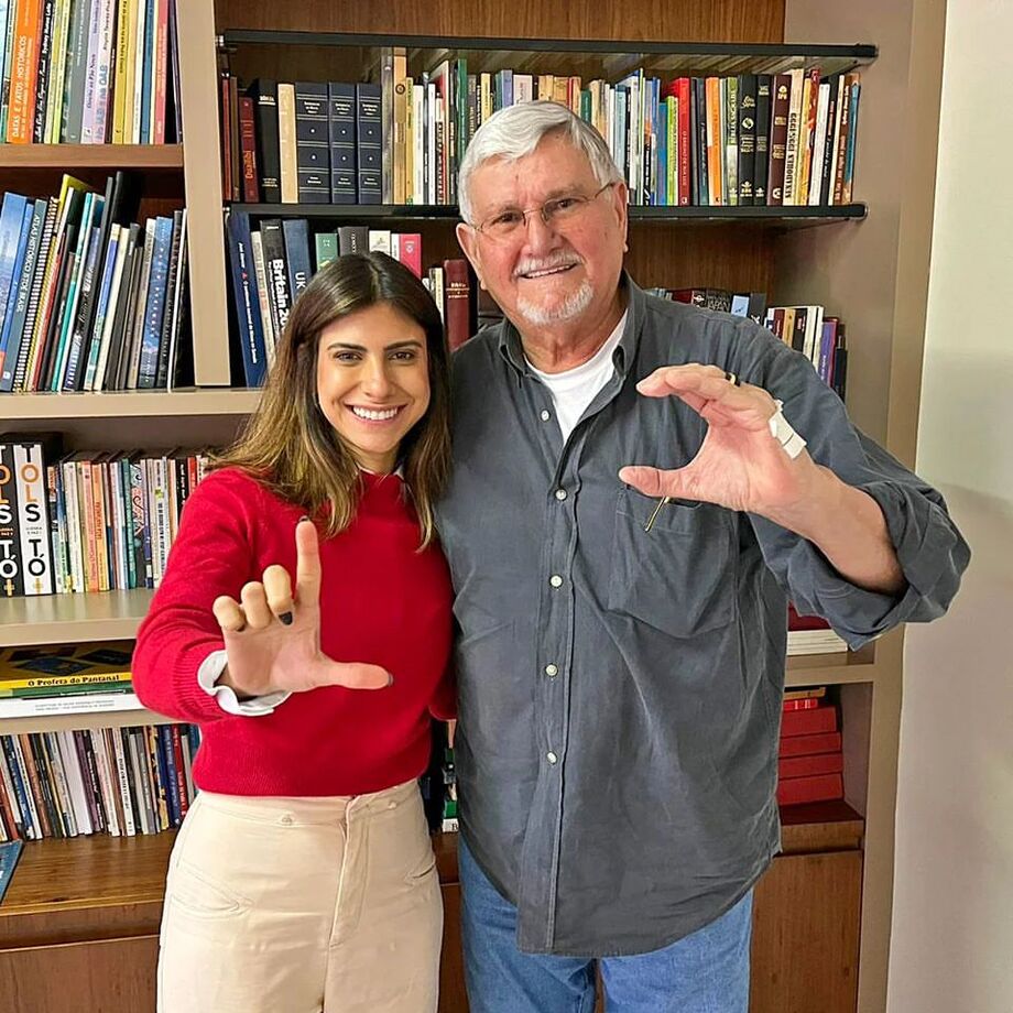Camila Jara e Zeca do PT em foto nas redes sociais.