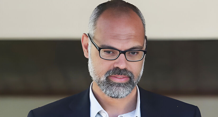 Allan dos Santos é foragido da Justiça brasileira