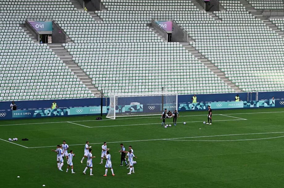 Partida foi retomada após segundo gol argentino ter sido anulado