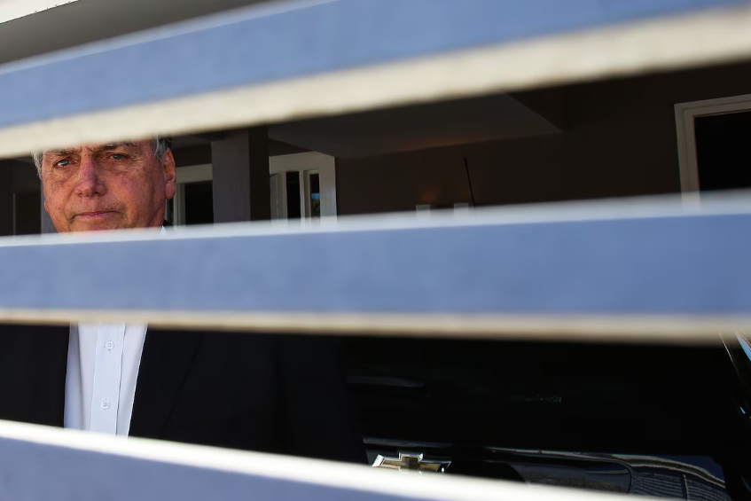 O ex-presidente Jair Bolsonaro (PL) foi indiciado por três crimes nesta quinta-feira, 4.