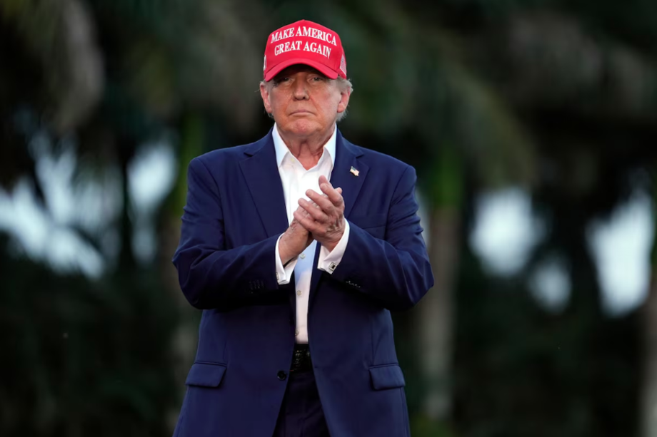 Ótimo trabalho, Joe!', escreveu Trump em tom sarcástico em seu site Truth Social após Biden, acidentalmente, chamá-lo de vice-presidente.