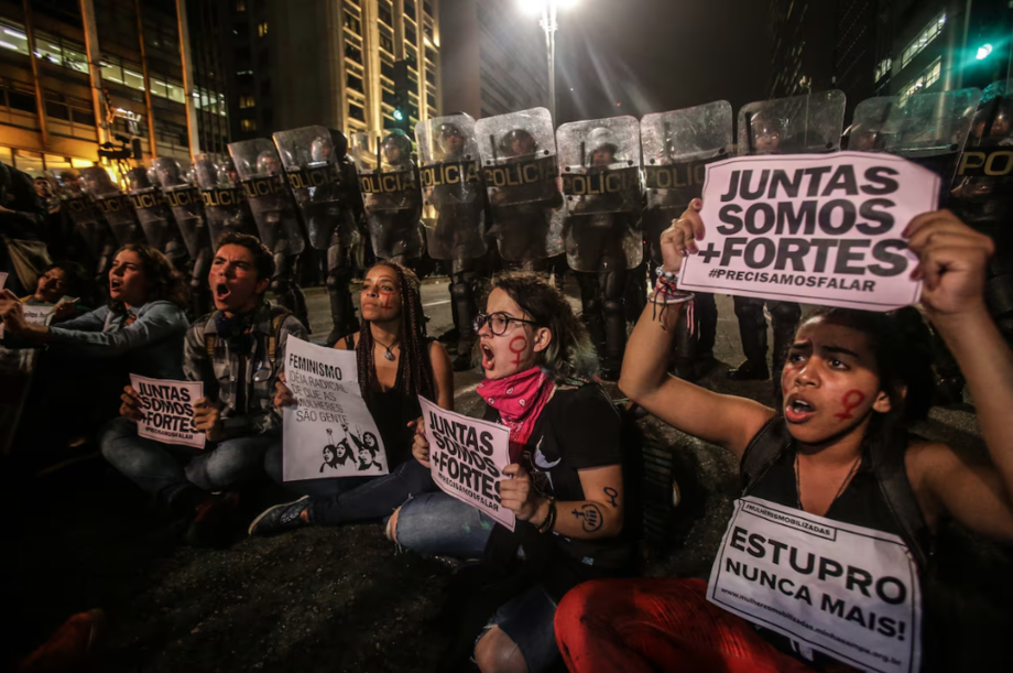 Crimes contra a mulher exigem ações especializadas do poder público, dizem especialistas.