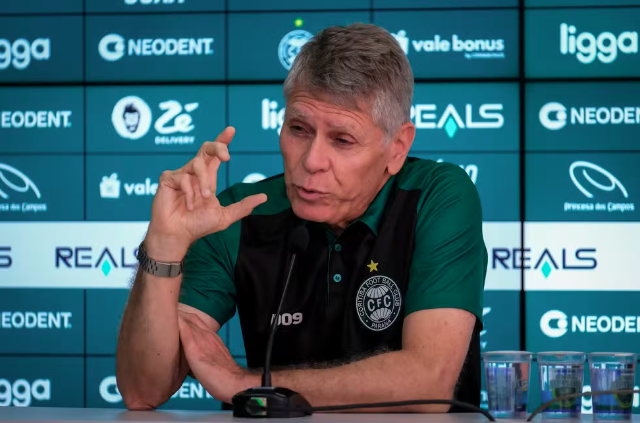 Paulo Autuori, diretor técnico do Coritiba.