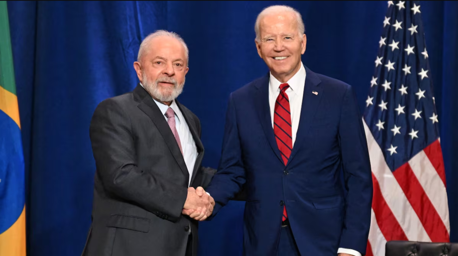 Lula conversa com Biden às 15h30 sobre eleição na Venezuela diante do aumento da tensão