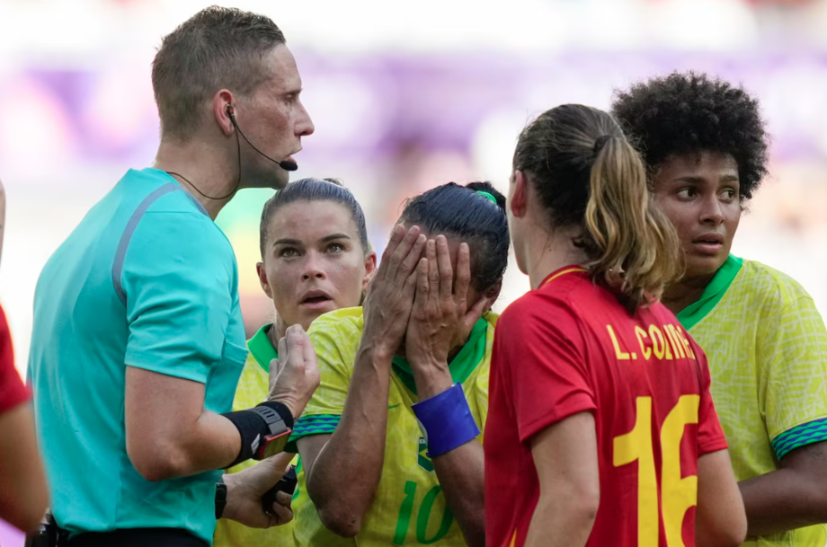 Marta pode ter se despedido das Olimpíadas após expulsão contra a Espanha