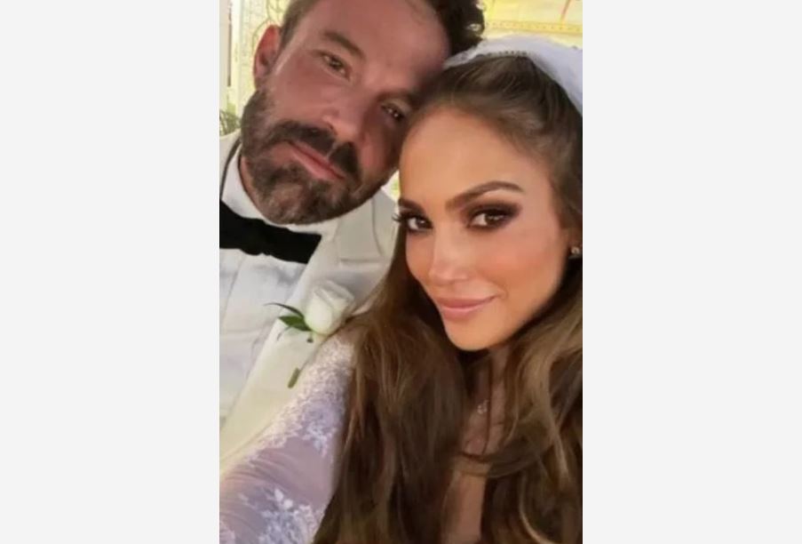 Jennifer Lopez e Ben Affleck em casamento