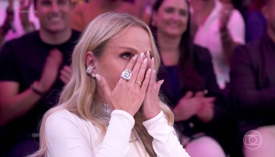Eliana recebe homenagem no 'Domingão Com Huck'
