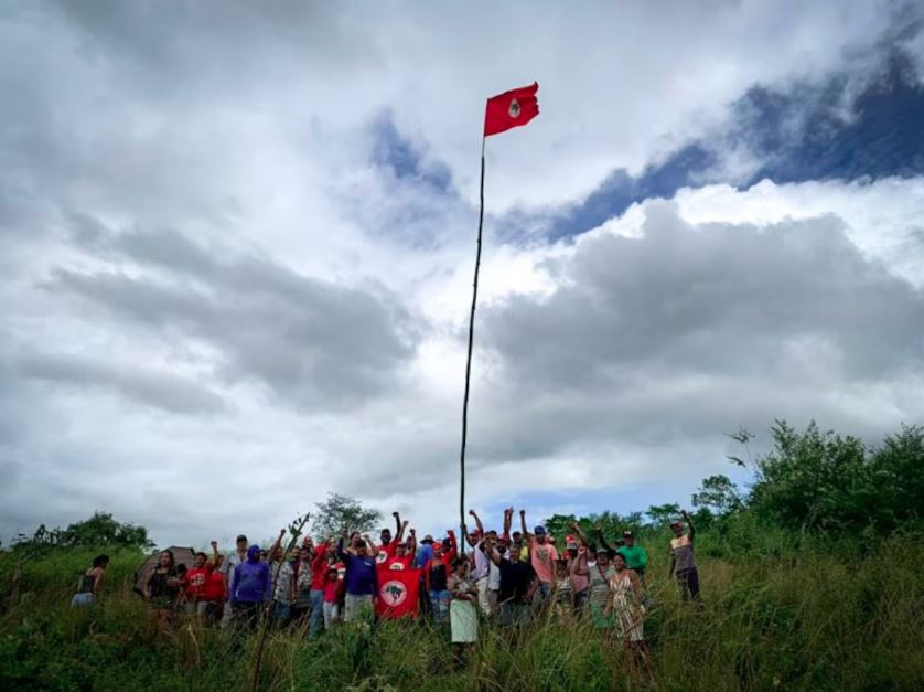 Integrantes do MST invadiram área em PE no início de abril como parte do chamado 'Abril Vermelho'
